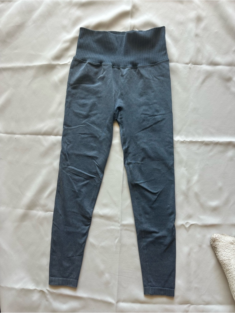Medium High Waisted Seamless Acid Wash Leggings from POPFLEX